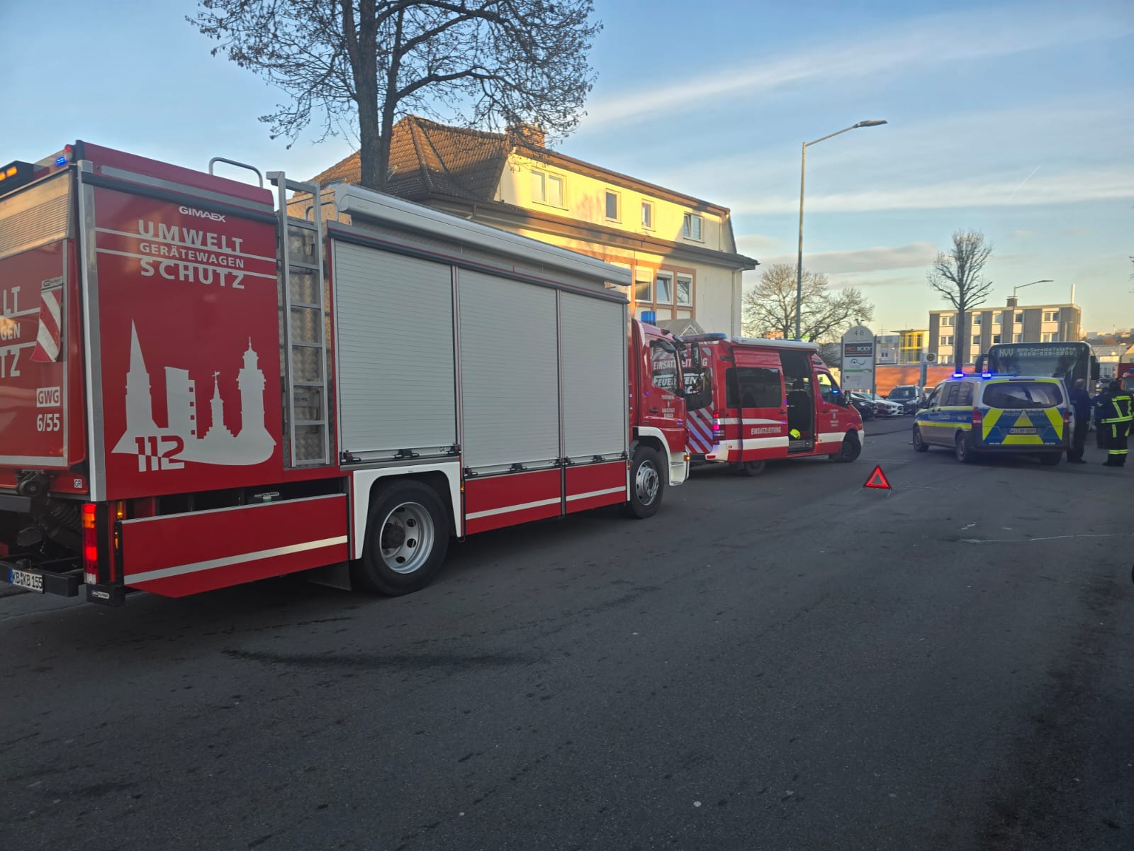 Einsatzfoto H 1 Ölspur nach ...